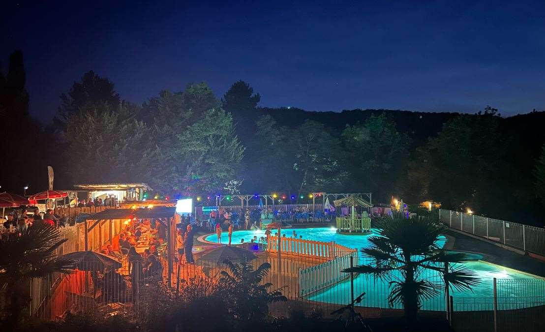 piscine nuit perigord noir